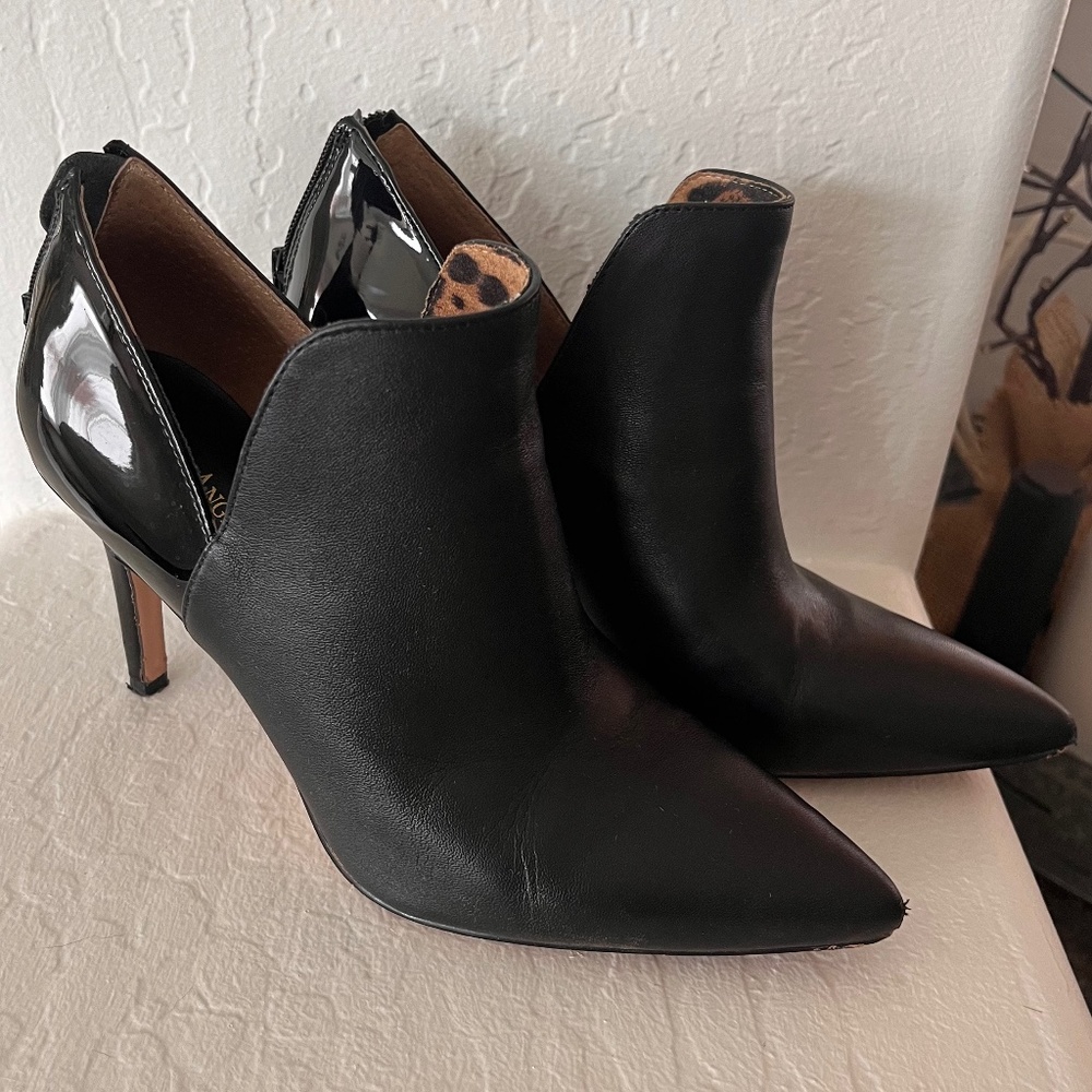 Enzo Angiolini Ankle Black Booties size 7.5